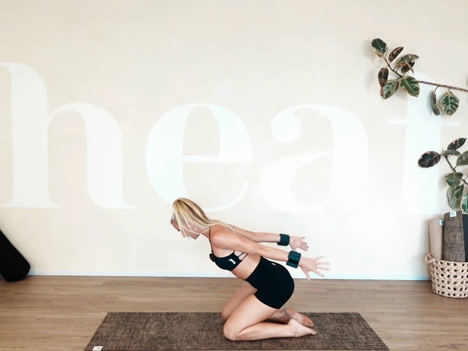 MAT PILATES | 25 MINUTE BURN