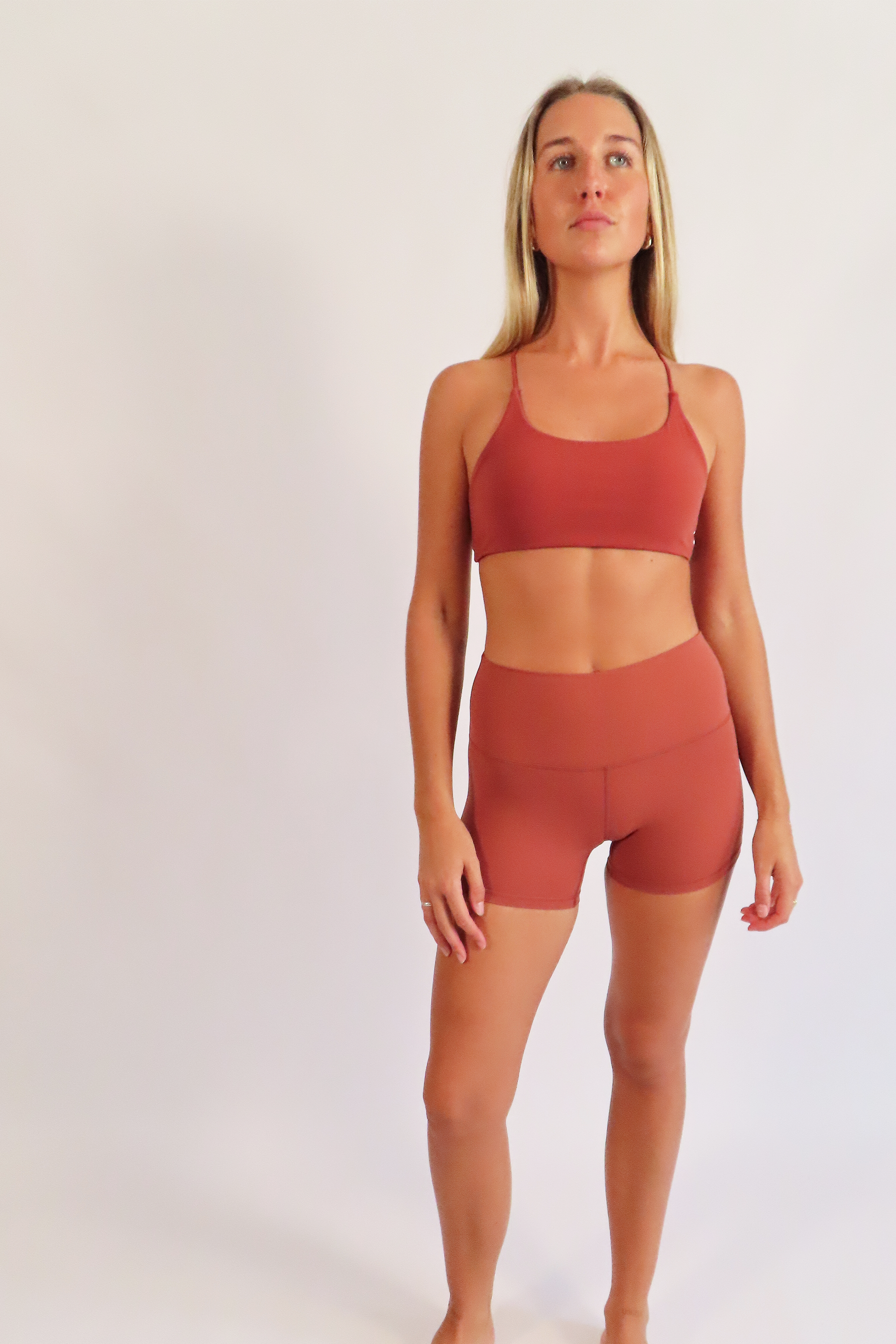 heat active essential open back strappy sports bra rust red set